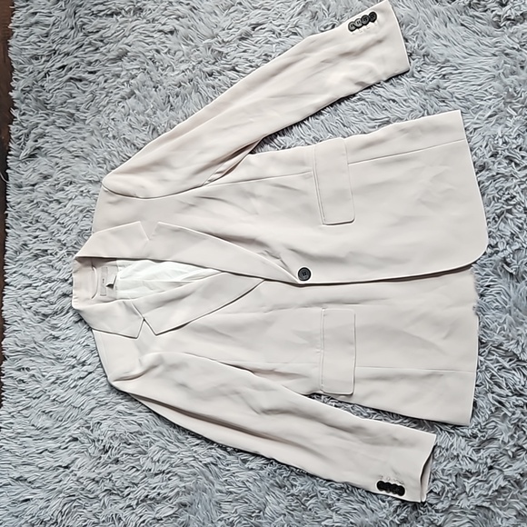 Blazer - Picture 3 of 6